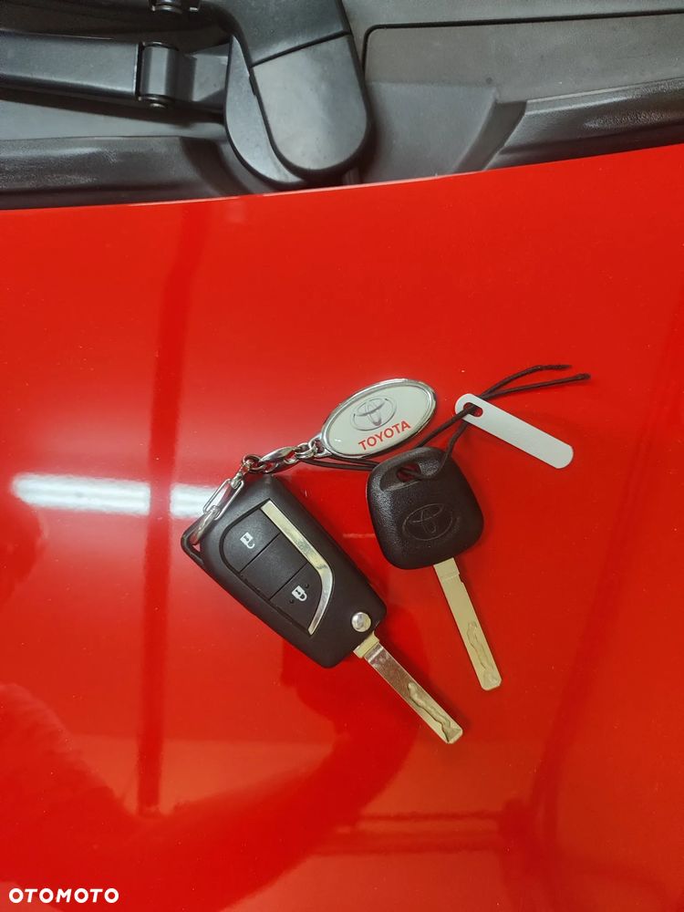 Toyota Yaris 1.0 Premium EU6 - 6