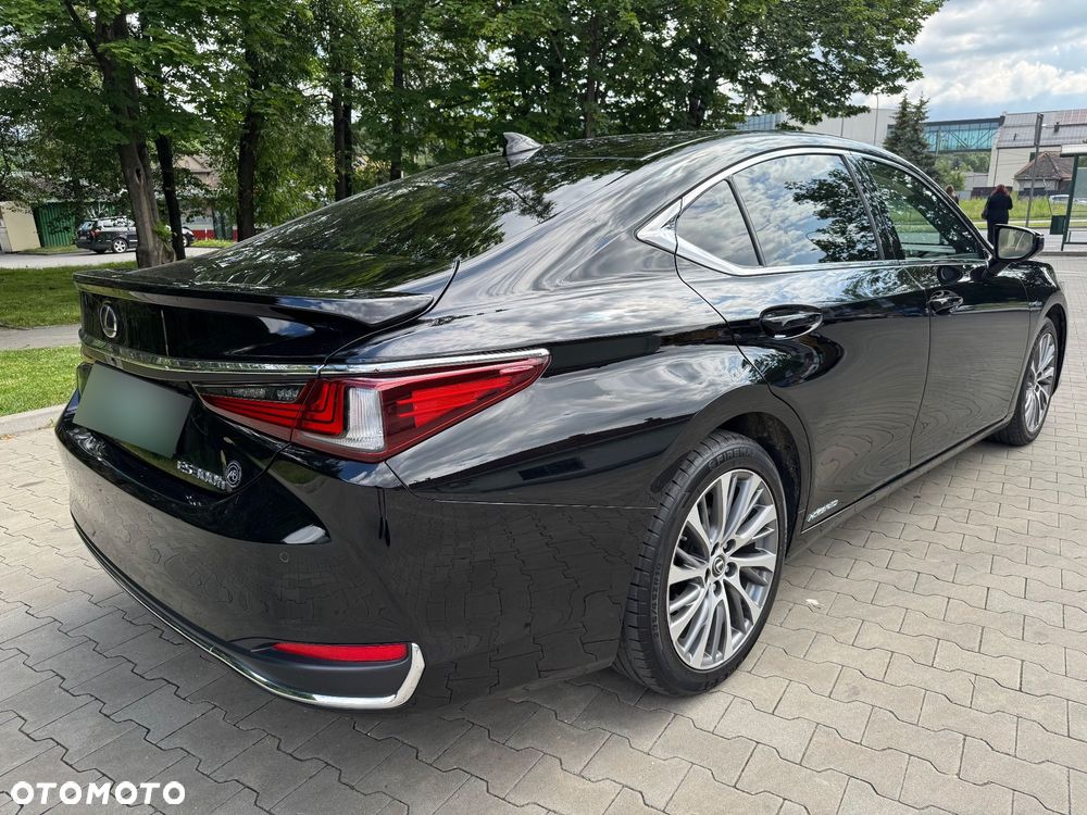 Lexus ES 300h Business Edition + - 6