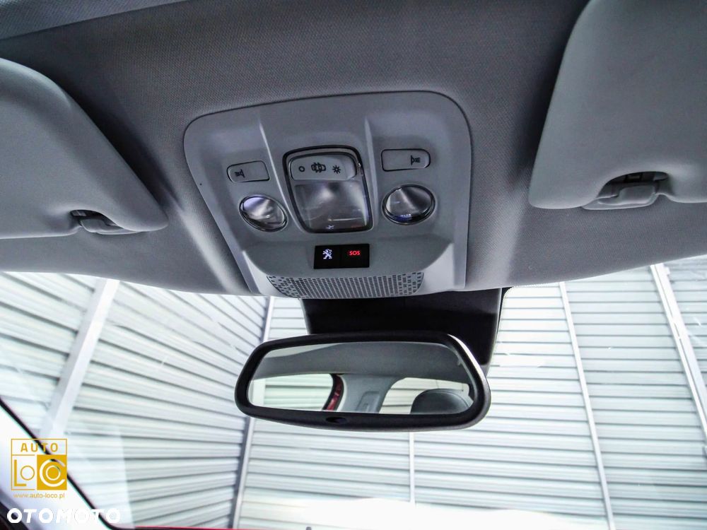 Peugeot 2008 1.2 Pure Tech GPF Allure S&S EAT6 - 32