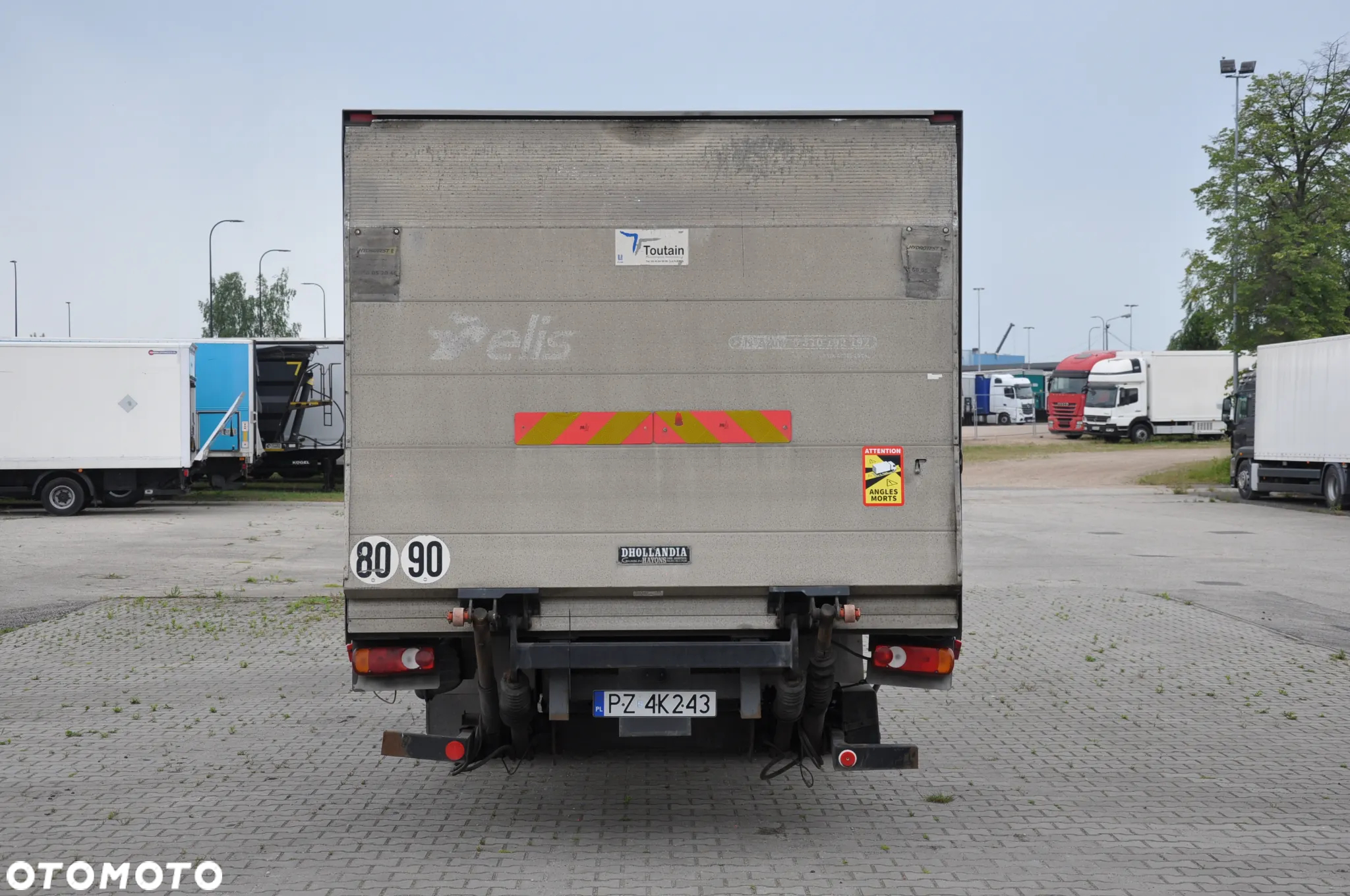 Renault MIDLUM 12.220 dł kontenera 7,90m - 6