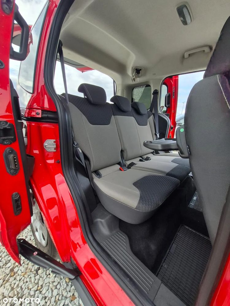Ford Tourneo Courier 1.5 TDCi Ambiente - 14