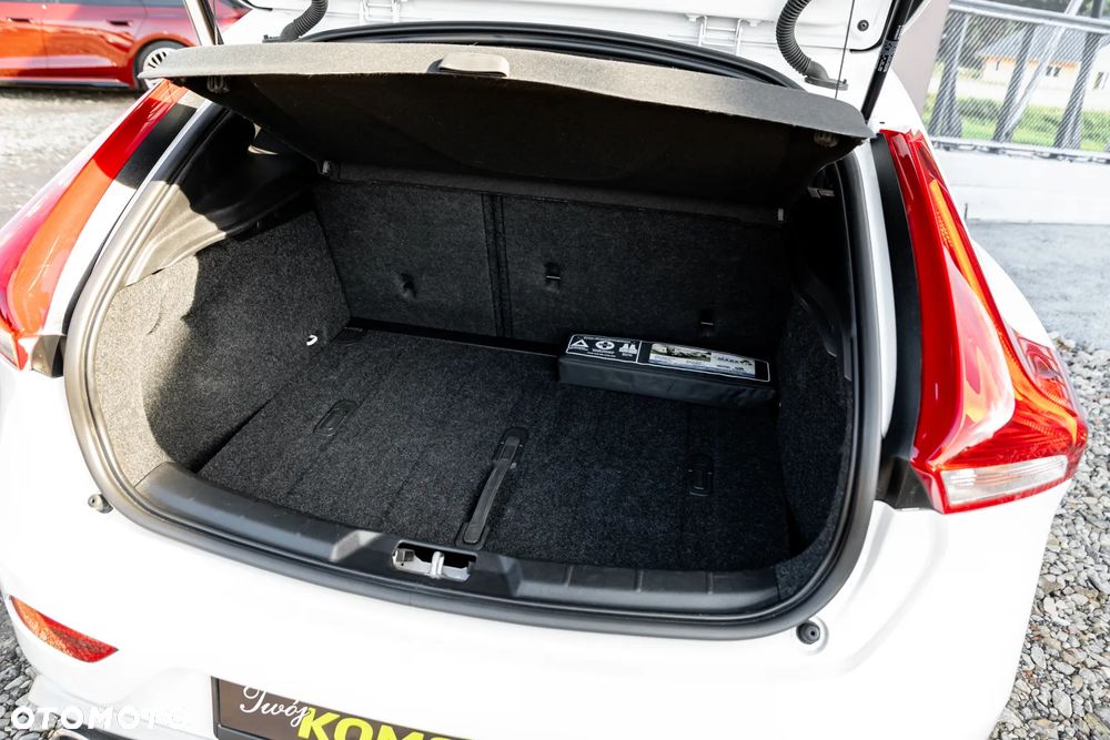 Volvo V40 D3 Geartronic RDesign - 35