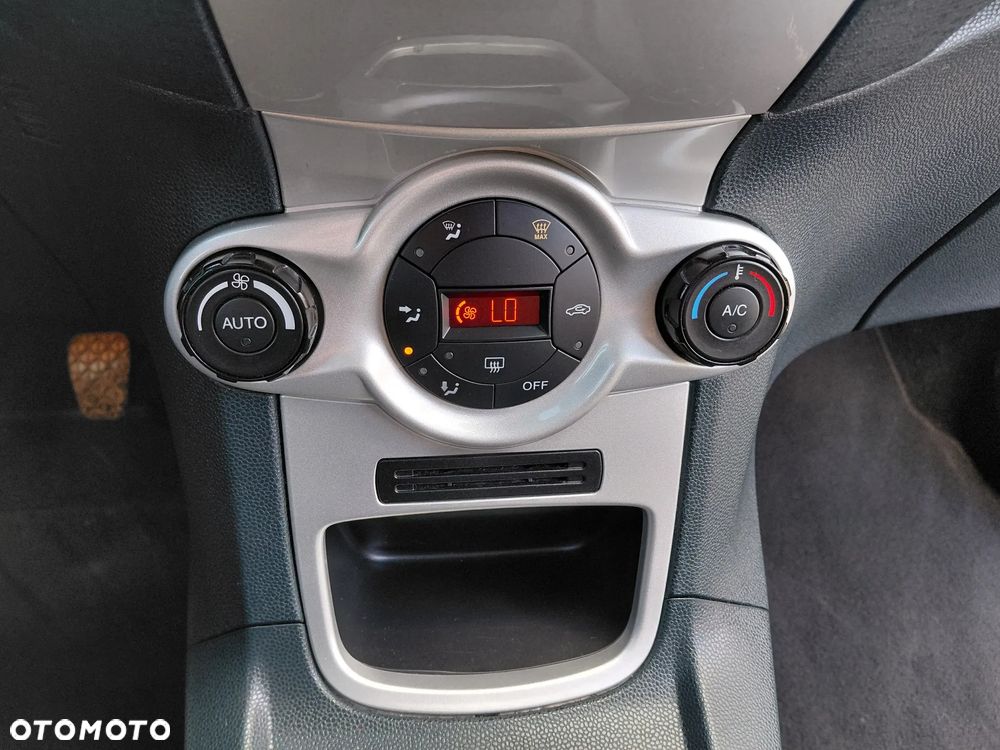 Ford Fiesta 1.25 Titanium EU5 - 16