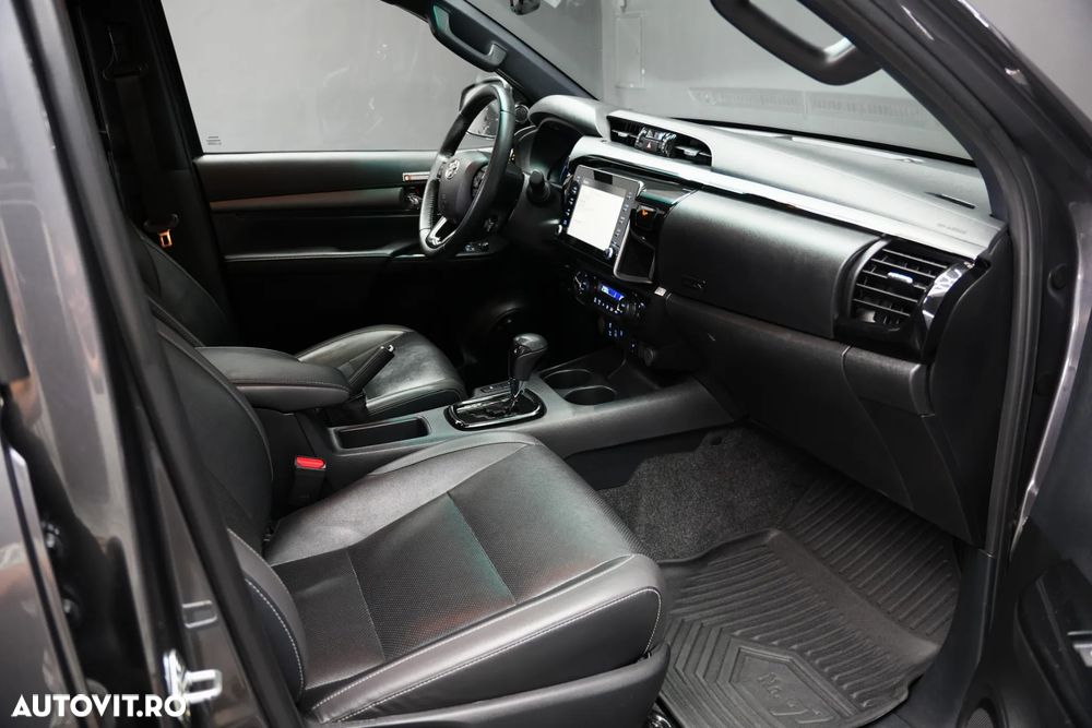 Toyota Hilux 2.8D 204CP 4x4 Double Cab AT Invincible - 10