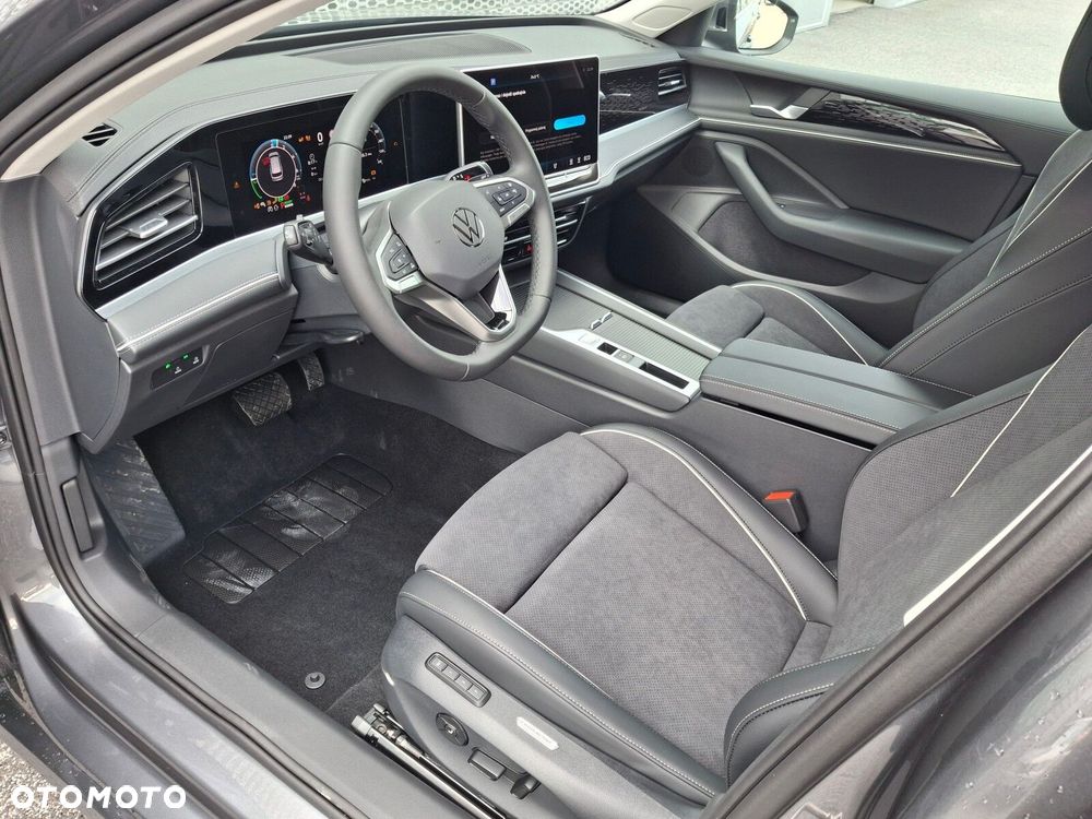 Volkswagen Passat - 11