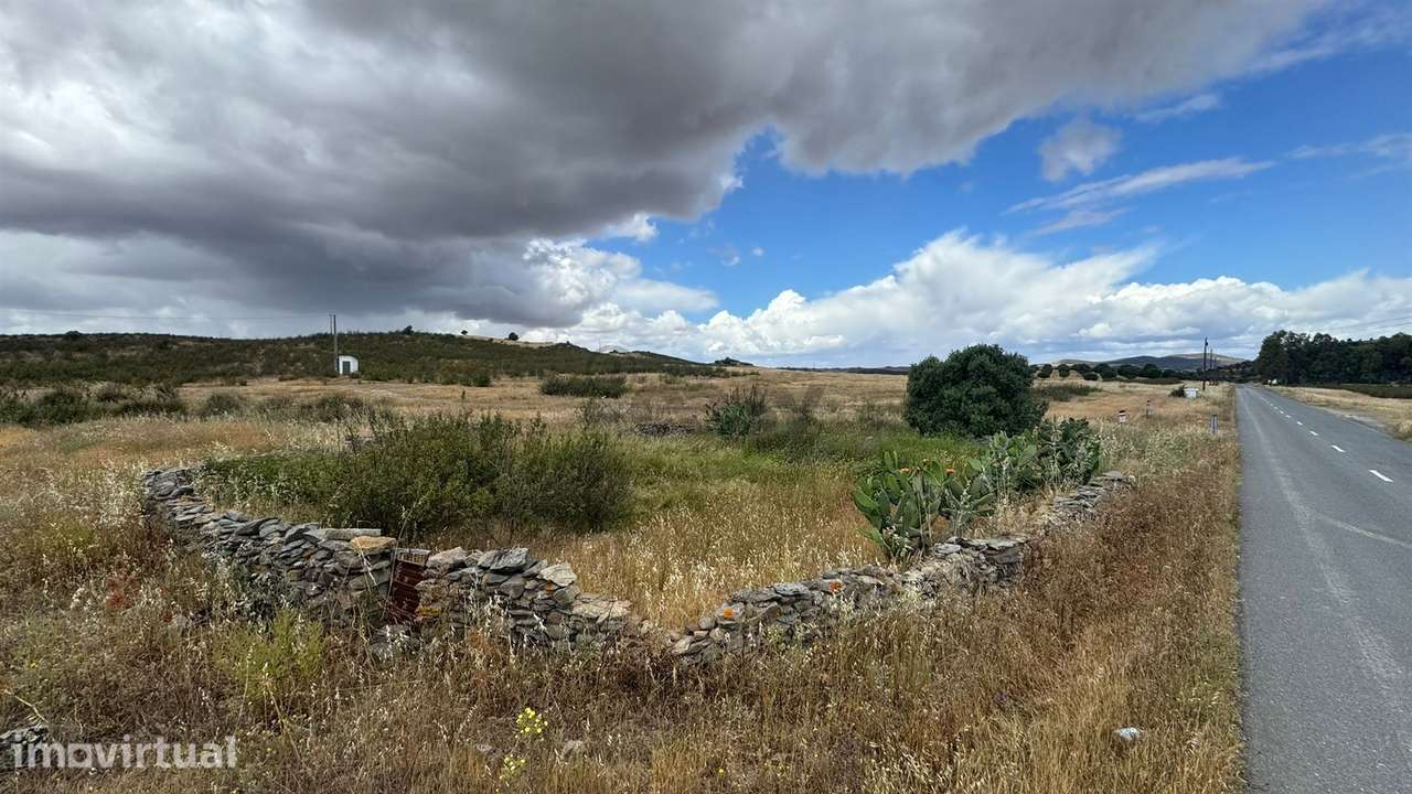 Terreno Urbano para Construção com 1685m2 , São João dos Caldeireiros, - Grande imagem: 4/28