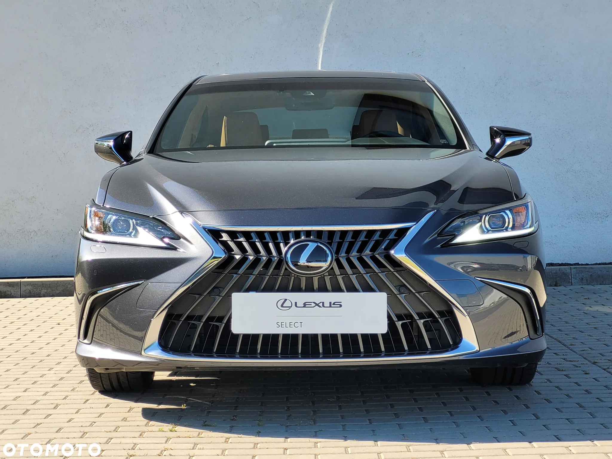 Lexus ES - 7