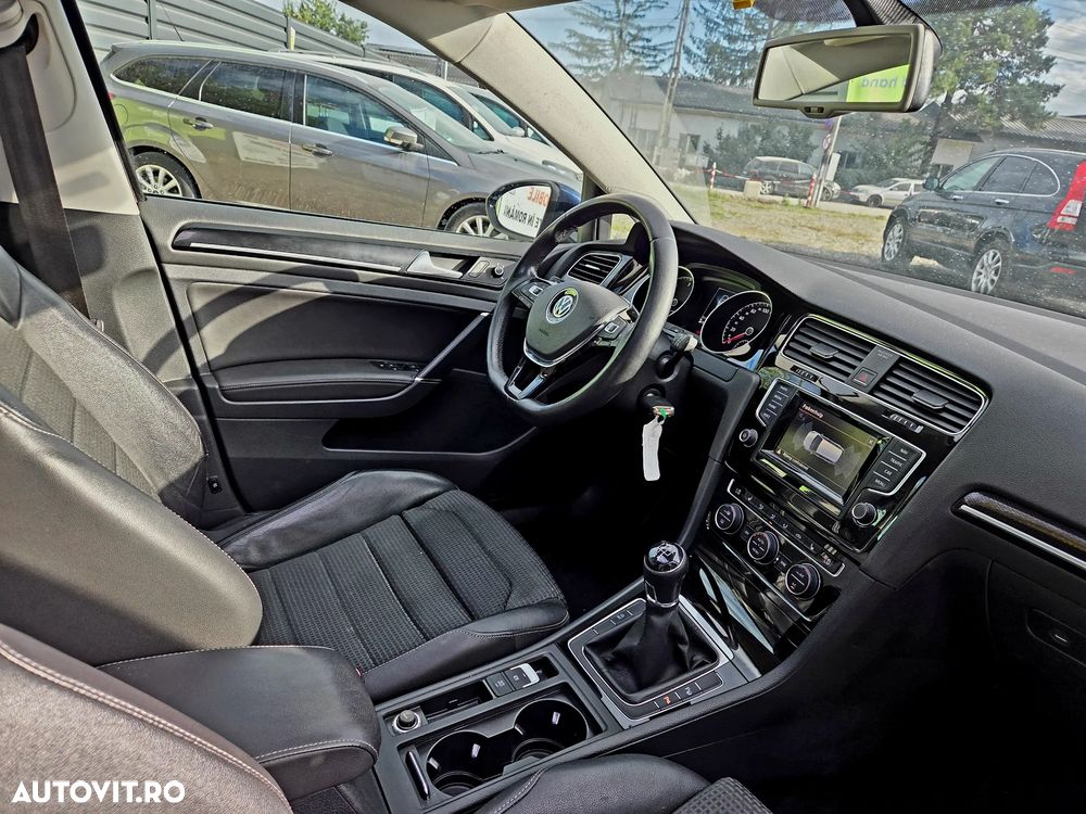 Volkswagen Golf 1.6 TDI DPF Exclusive - 6
