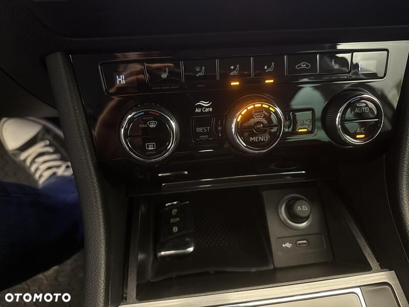 Skoda Superb 2.0 TDI SCR Style DSG - 16