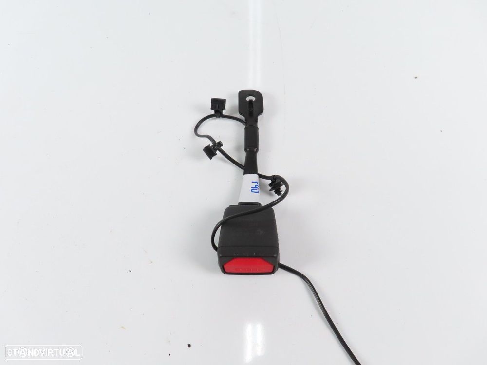 Encaixe do Cinto Esquerdo/Frente Seminovo/ Original BMW 1 (F40)/BMW 2 Gran Coupe... - 1