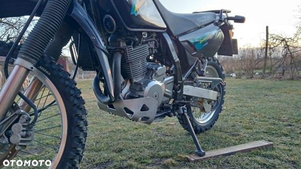 Suzuki DR - 7