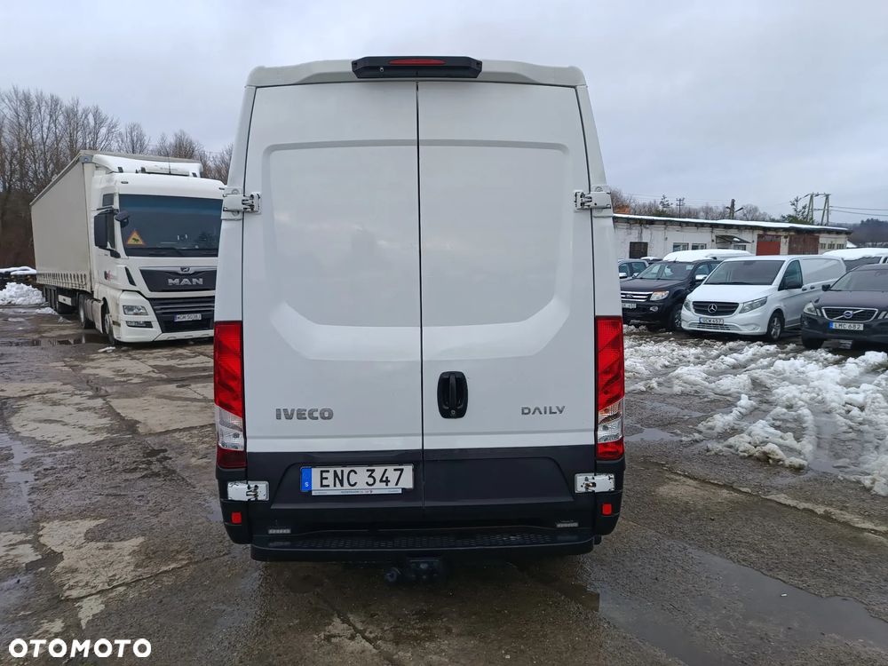 Iveco DAILY 35s13 L2H2 2.3 diesel 126kM, HAK(uciąg 3.5t) OPONY ZIMOWE BDB STAN, OGINALNY NISKI PRZEBIEG! Gotowy do pracy! - 11