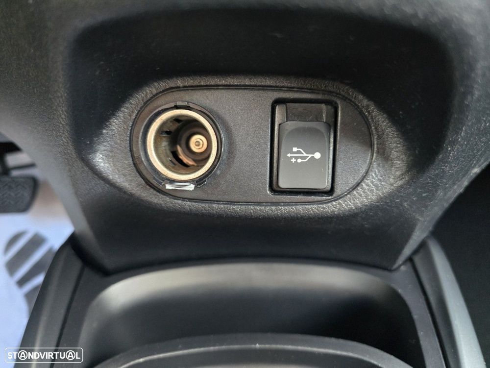 Toyota Yaris 1.5 HSD Comfort - 24