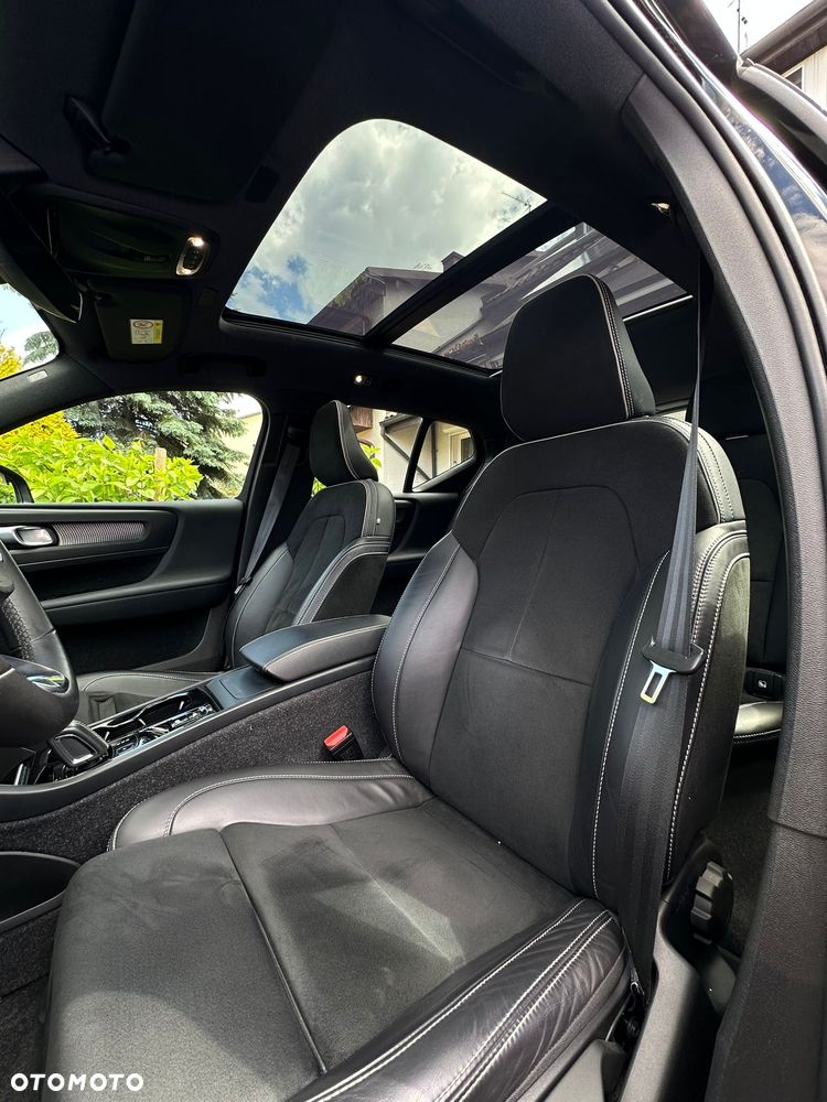 Volvo XC 40 T3 R-Design - 11