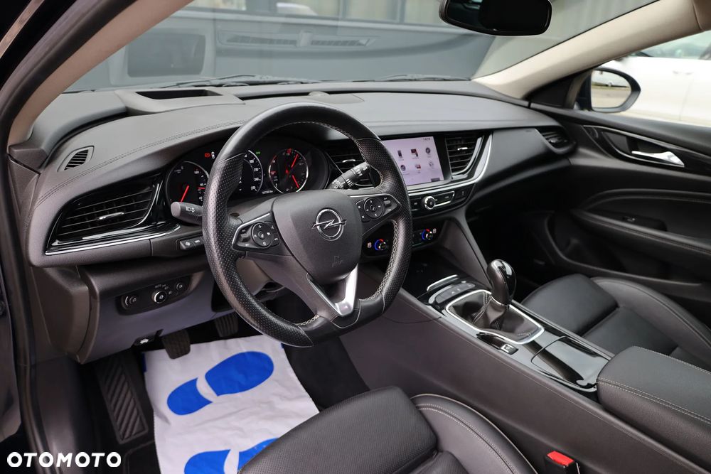 Opel Insignia 1.5 T Exclusive S&S - 17