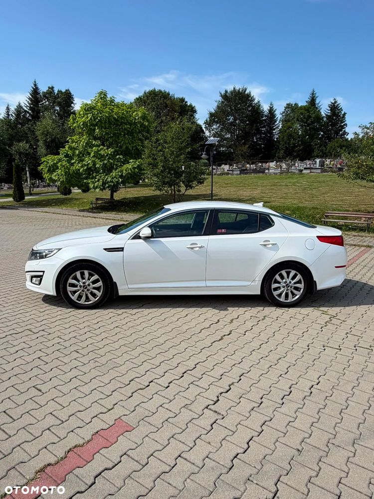 Kia Optima 2.0 L - 14