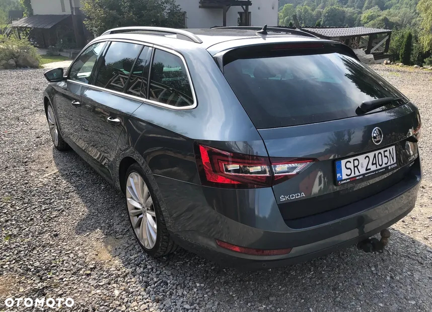 Skoda Superb 2.0 TDI 4x4 L&K DSG - 2