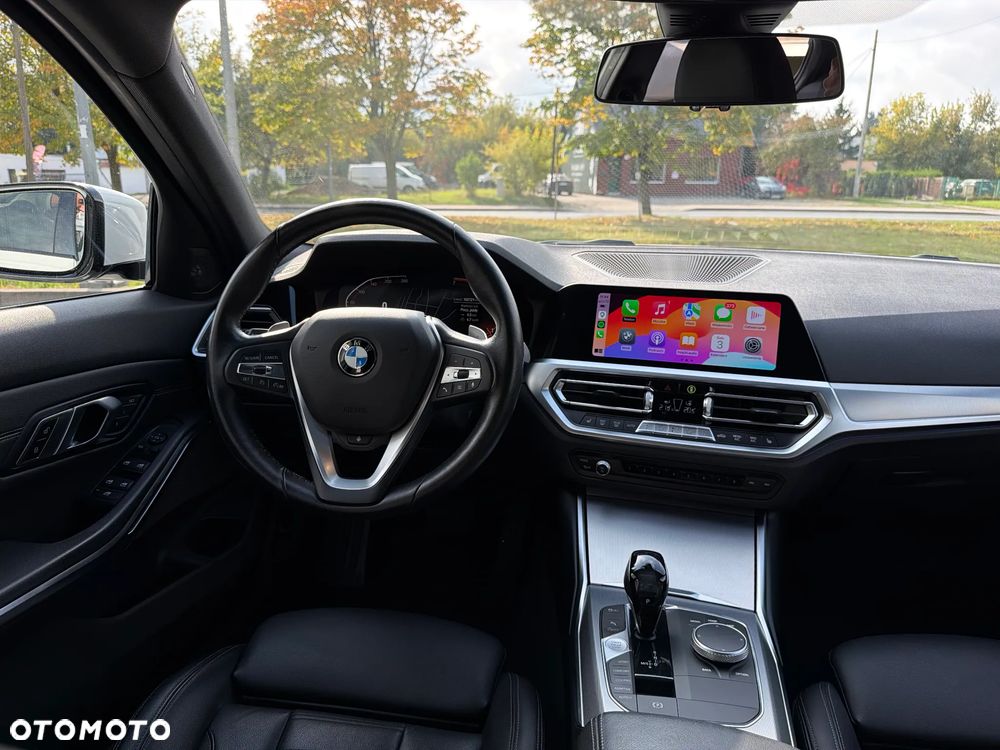 BMW Seria 3 330i Sport Line sport - 14