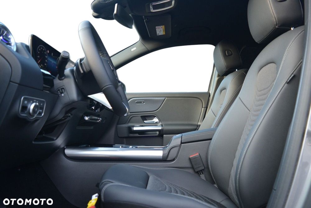 Mercedes-Benz GLA 200 - 8
