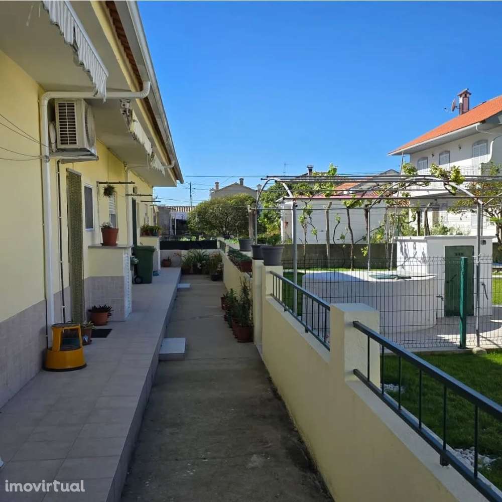 Moradia T3 isolada com jardim, anexos, sótão e garagem - Grande imagem: 4/10