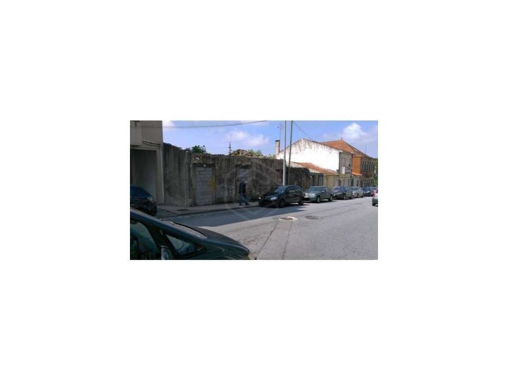 Terreno para construção a 1500m do Hospital de São João, São Mamede... - Grande imagem: 2/7