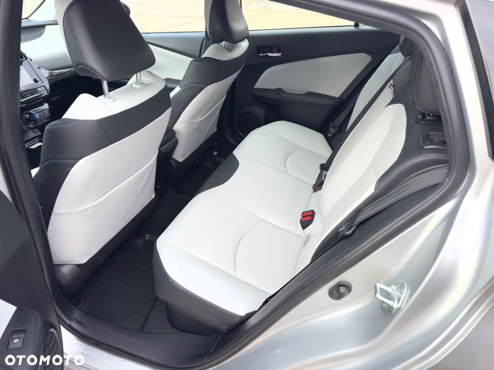 Toyota Prius 1.8 HSD Prestige - 15