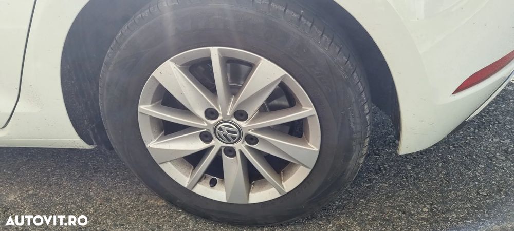 Volkswagen Golf - 30