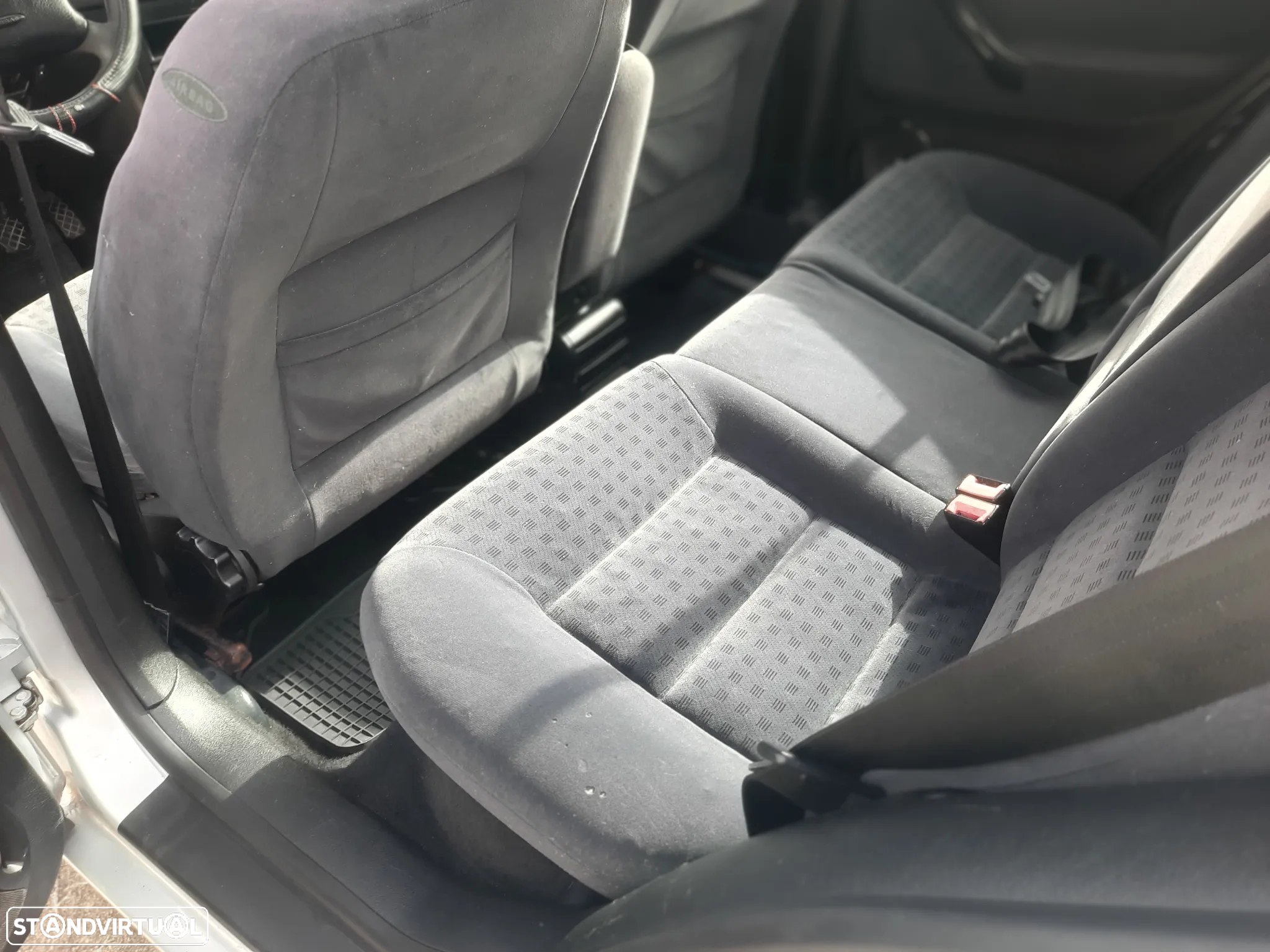 VW Golf 1.4i Confort - 15