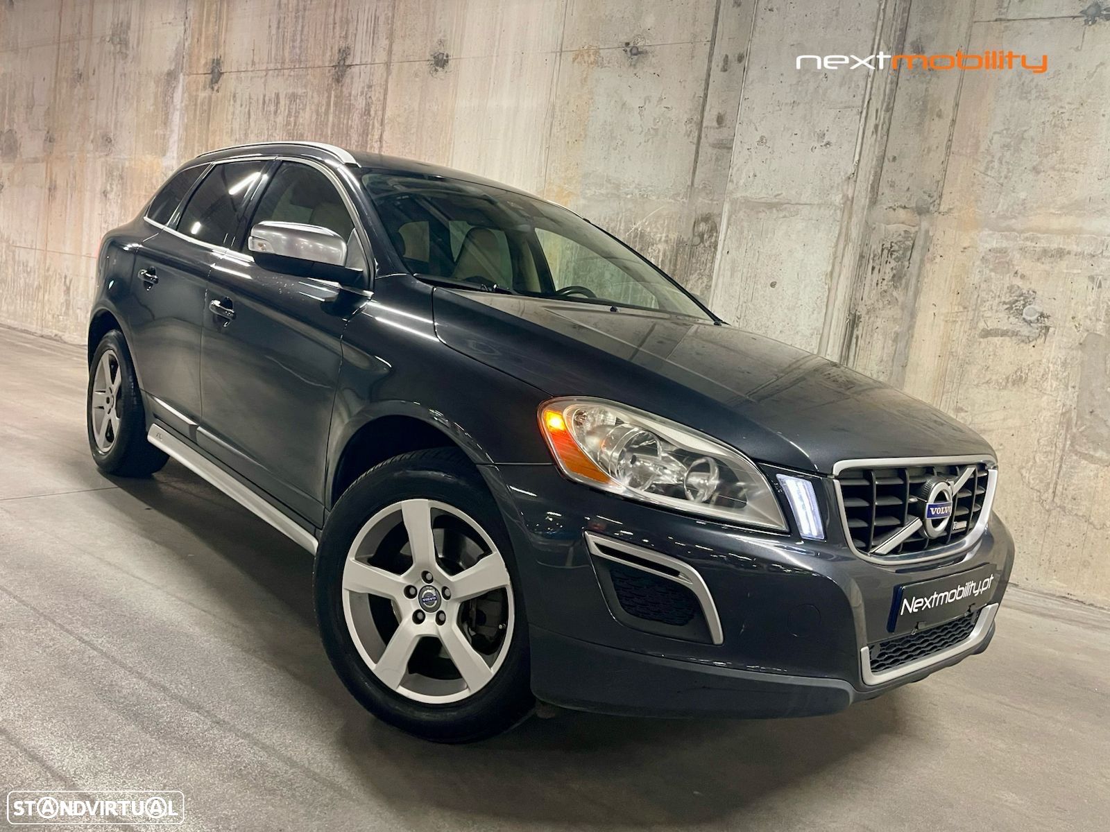 Volvo XC 60 2.0 D4 R-Design Geartronic - 1