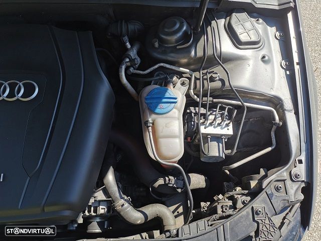 Audi A4 Avant 2.0 TDI Multitronic - 31