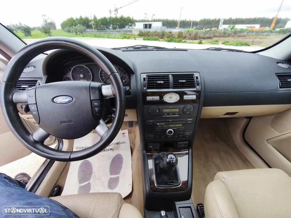 Ford Mondeo 2.0 TDCI Ghia Executive - 11
