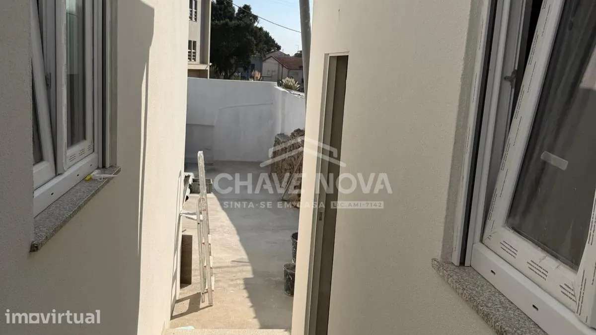 Moradia Térrea em fase final de renovação - Vilar do Paraiso- GAIA - Grande imagem: 2/16