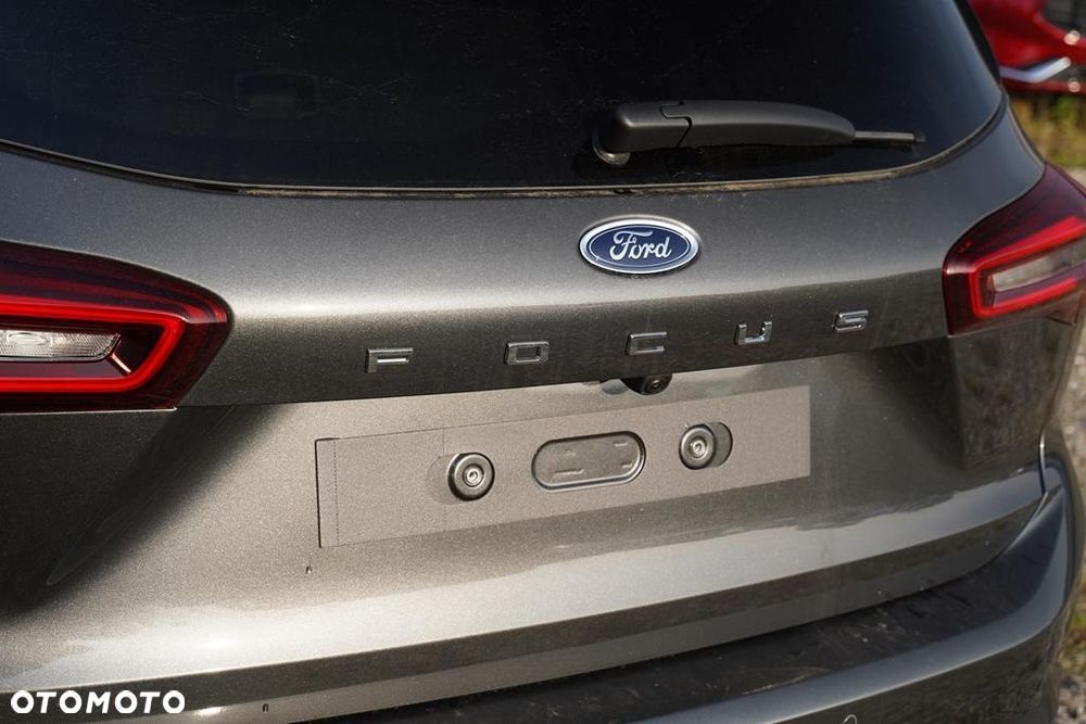 Ford Focus 1.0 EcoBoost mHEV ST-Line X - 25