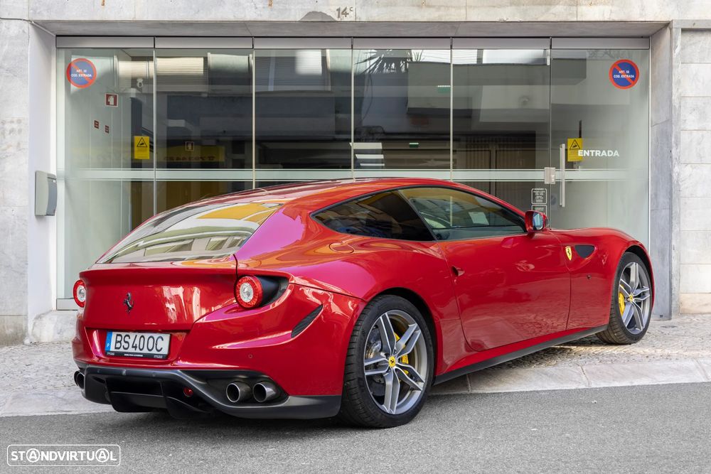 Ferrari FF 6.3 V12 - 39