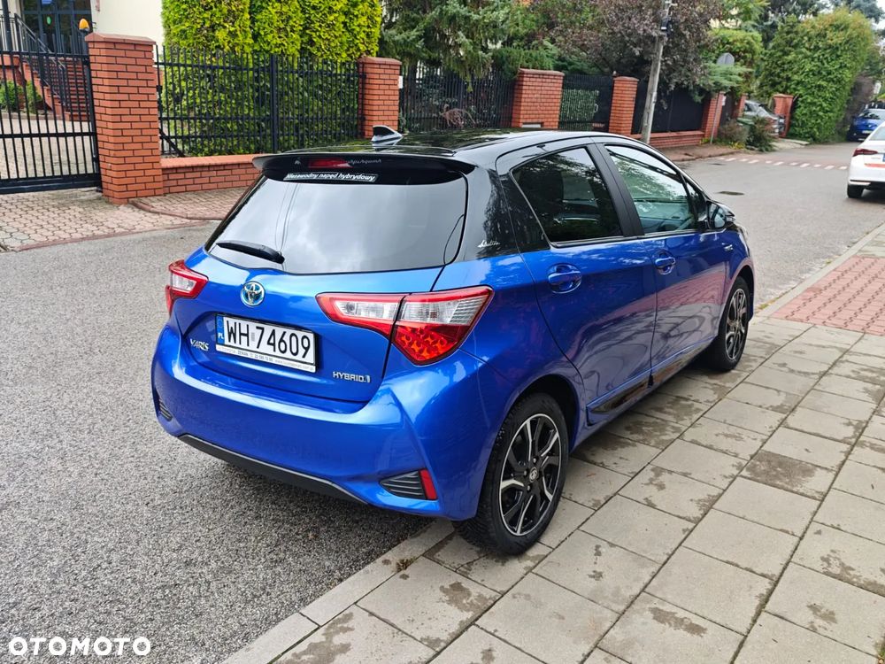 Toyota Yaris Hybrid 100 Selection Platinum - 2