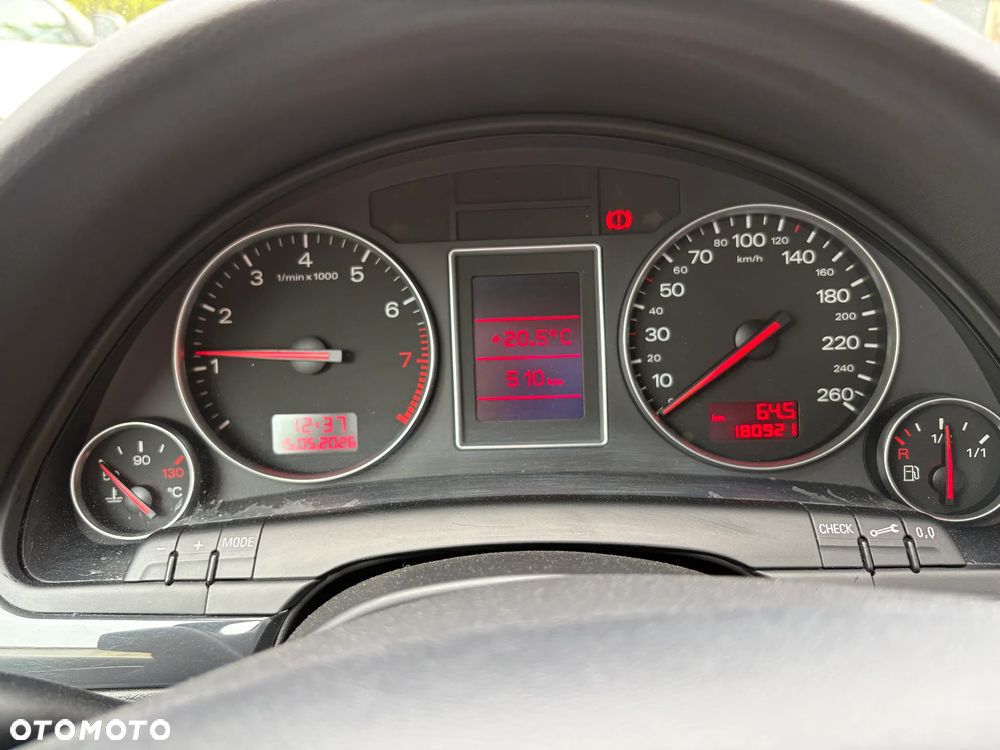Audi A4 Limousine - 13
