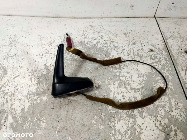 Antena DACHOWA AUDI A4 B6 8E9035503