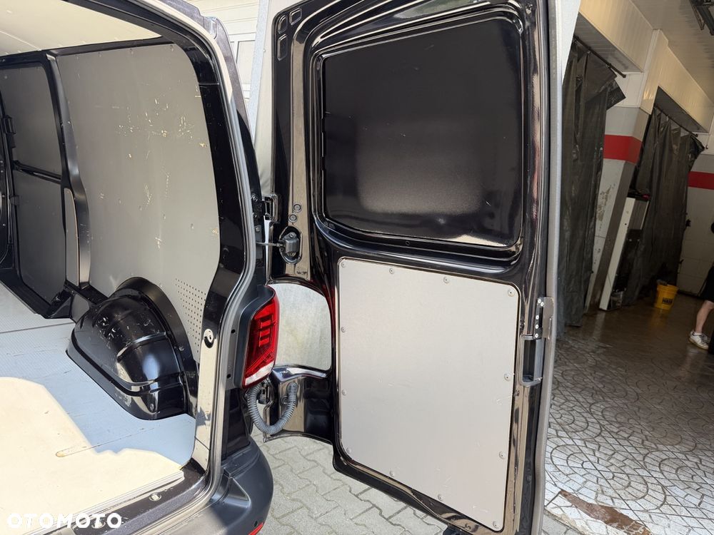 Volkswagen Transporter - 27