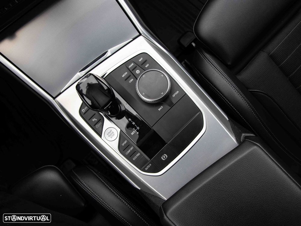 BMW 320 d Auto - 29
