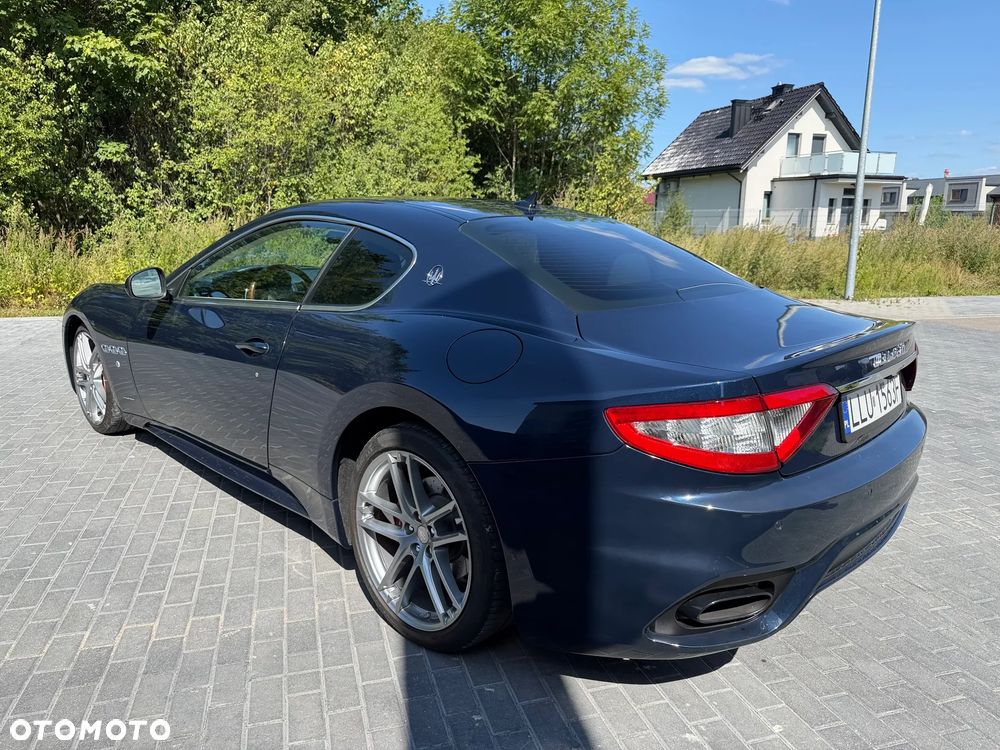Maserati GranTurismo S - 12
