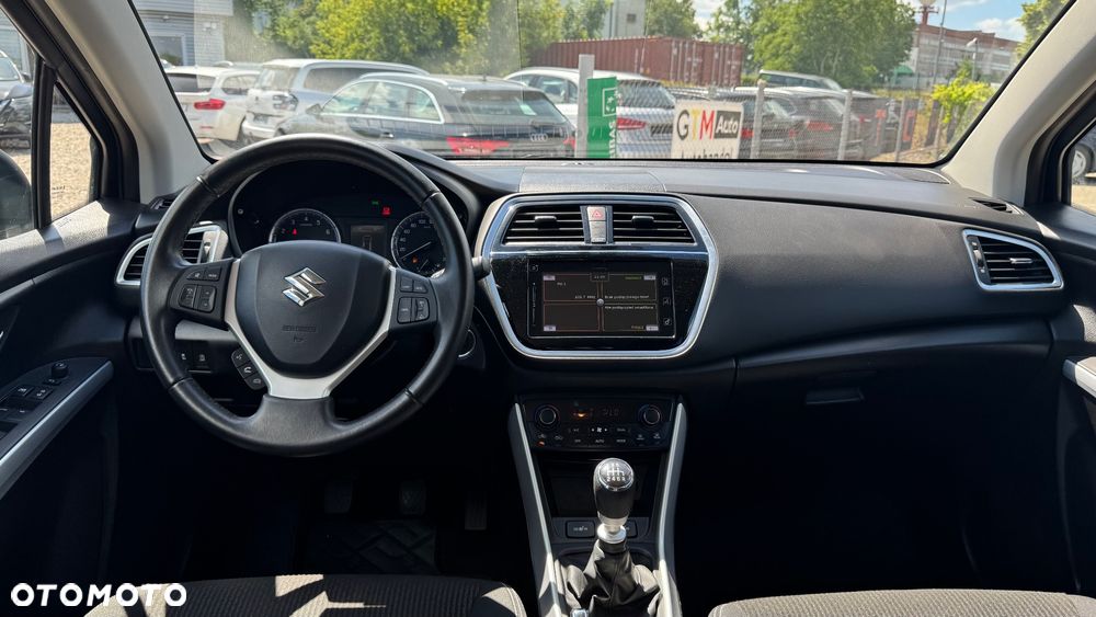 Suzuki SX4 S-Cross 1.4 T Premium - 36