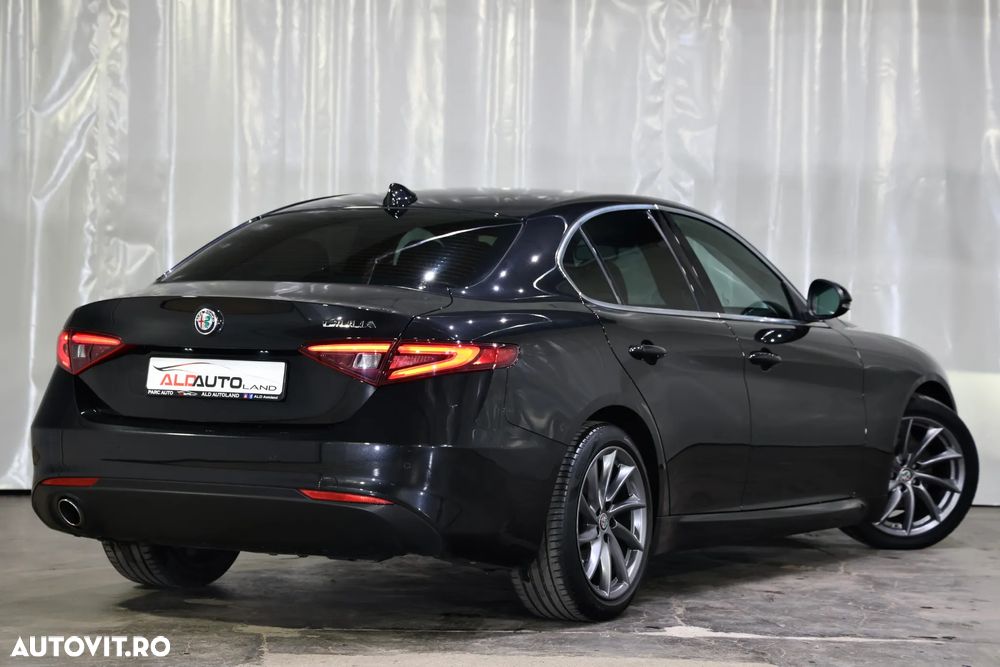 Alfa Romeo Giulia 2.2 - 2