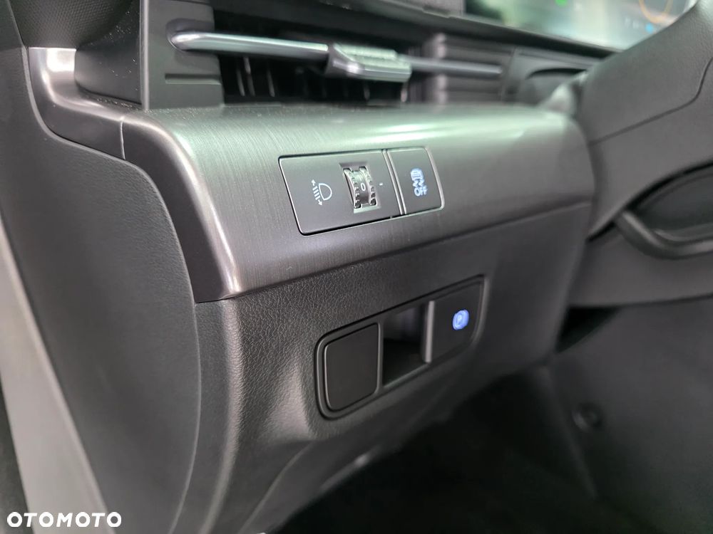 Hyundai Kona 64kWh Executive - 9