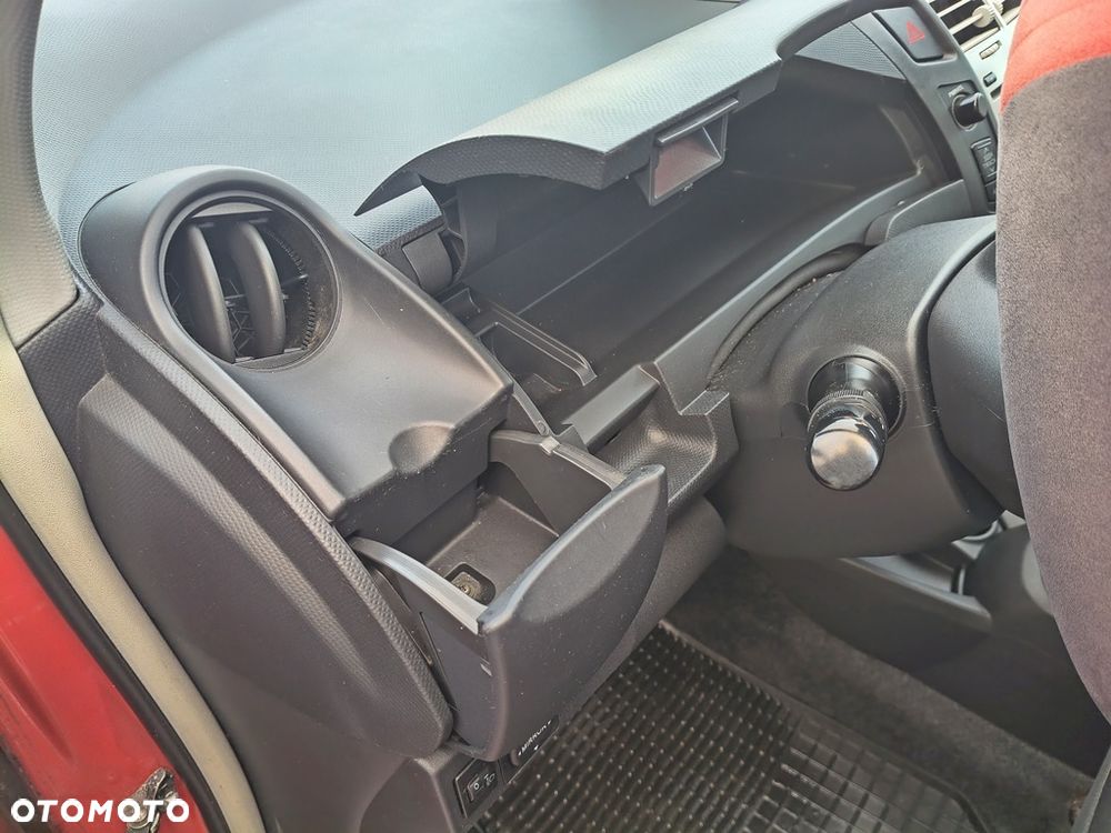 Toyota Yaris 1.0 VVT-i Team - 22