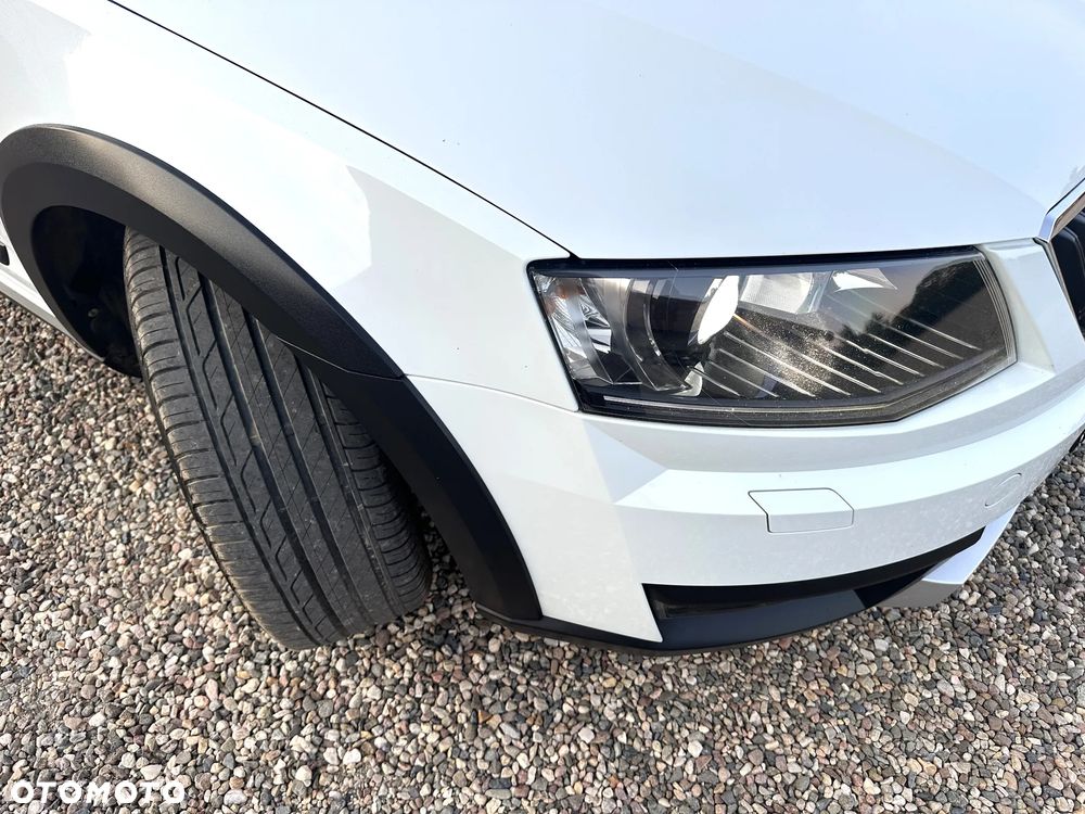 Skoda Octavia Scout 2.0 TDI 4x4 DSG - 10