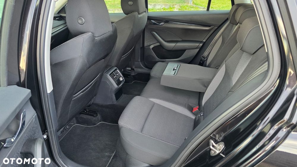 Skoda Octavia 2.0 TDI DSG Ambition - 11