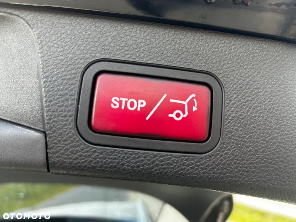 Mercedes-Benz Klasa C 220 d 4Matic 9G-TRONIC Avantgarde - 14