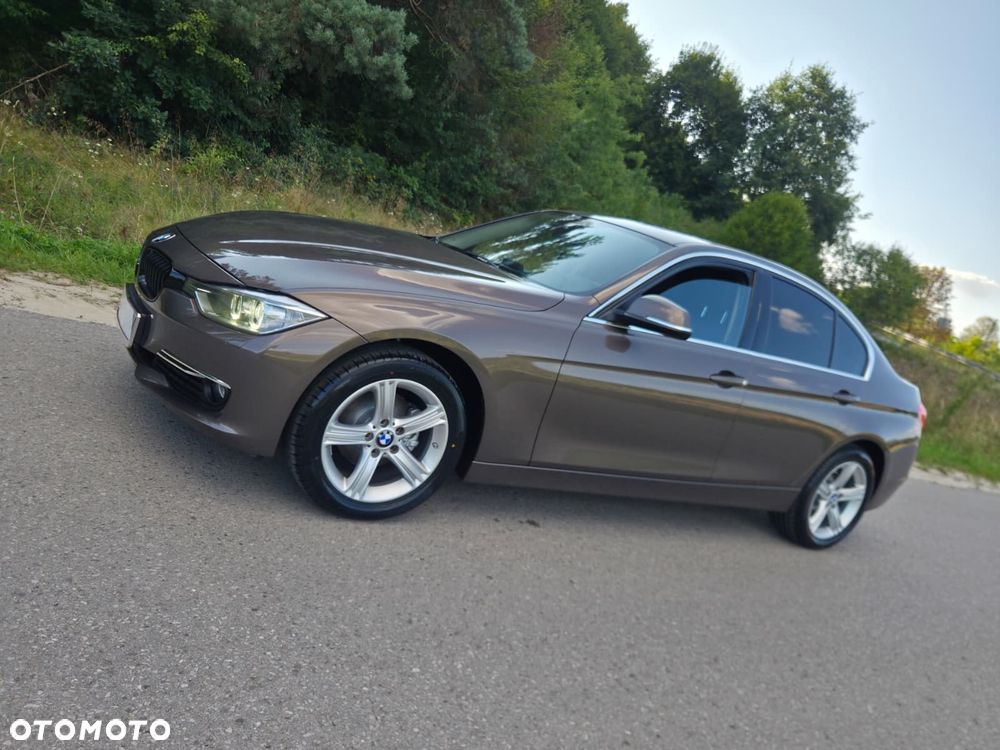 BMW Seria 3 316i Luxury Line - 11