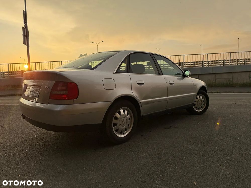 Audi A4 ver-2-4-quattro - 5