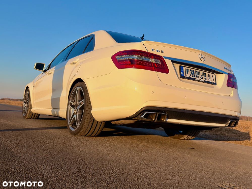 Mercedes-Benz Klasa E 63 AMG - 24
